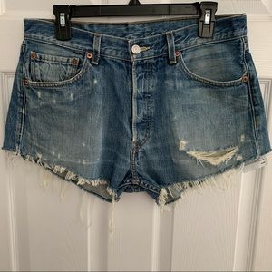*Vintage* EUC Levi’s 501 High Rise Jean Shorts!